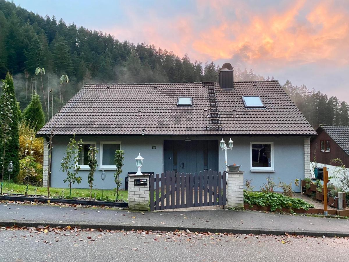 Ferienwohnung Zur Bierliebe - Mit Toller Aussicht Im Herzen Des Schwarzwaldes Hornberg Exterior photo